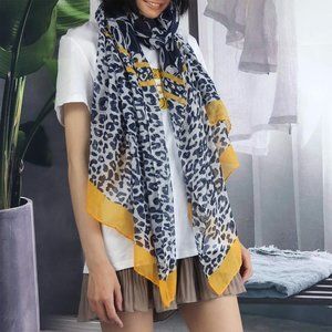 Women scarf lightweight in fashion leopard print